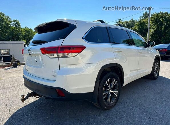 5TDBZRFH3JS891836 2018 TOYOTA HIGHLANDER White Przód prawy