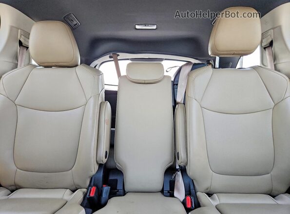 5TDJRKEC5NS091585 2022 TOYOTA SIENNA White Rear interior view