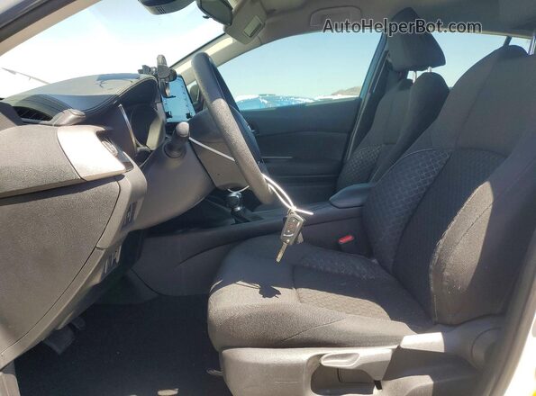 NMTKHMBX9MR135806 2021 TOYOTA C-HR White Առջևի վահանակի տեսք