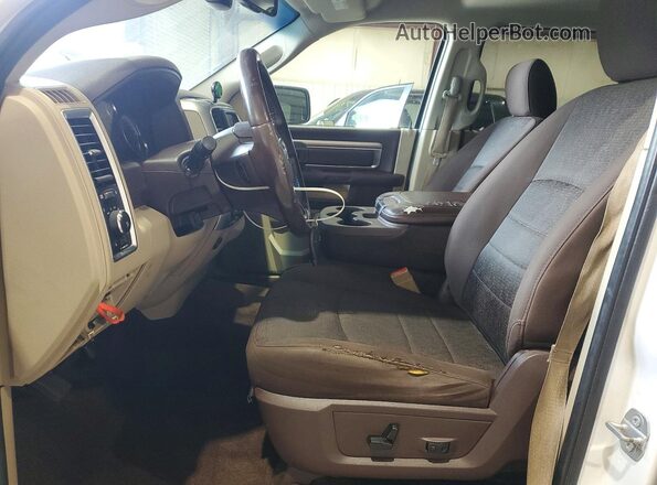 1C6RR6LM8GS347788 2016 RAM 1500 White Widok deski rozdzielczej