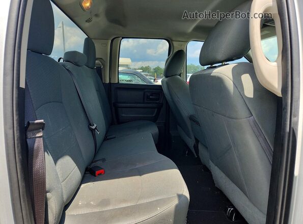 1C6RR6FT9HS655461 2017 RAM 1500 White Widok wnętrza z tyłu