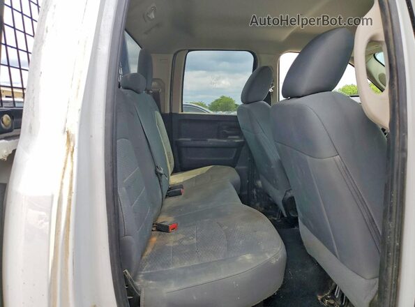 1C6RR6FG8KS672004 2019 RAM 1500 White Rear interior view