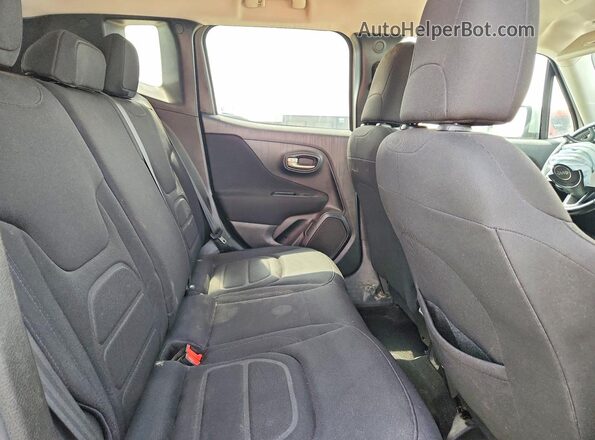 ZACNJBBB3KPK30493 2019 JEEP RENEGADE Silver Engine compartment view