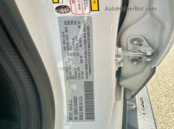1C6SRFLT4LN345621 2020 RAM 1500 White Widok tylnych siedzeń
