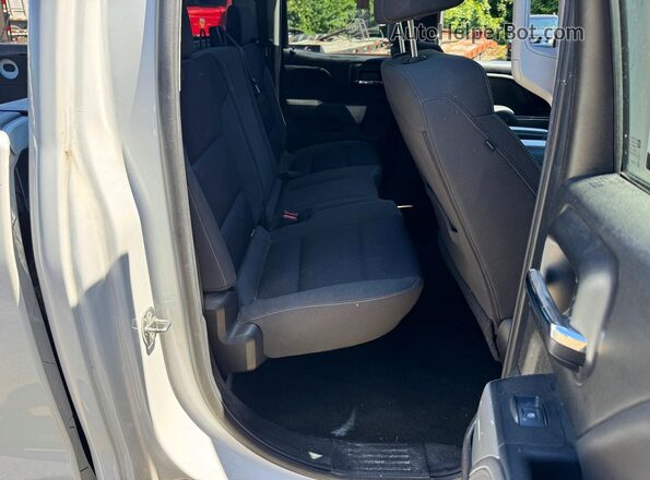 1GCVKREC3JZ211889 2018 CHEVROLET SILVERADO White Вид салону спереду