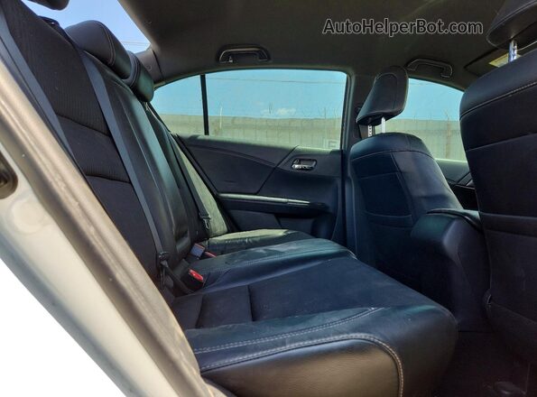 1HGCR2F53GA157822 2016 HONDA ACCORD White Вид задньої частини салону