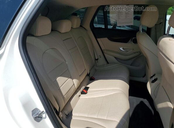 WDC0G4KB9HF253046 2017 MERCEDES-BENZ GLC-CLASS White Vista del compartimento del motor