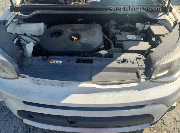 KNDJP3A59J7524137 2018 KIA SOUL Белый Вид подкапотного пространства