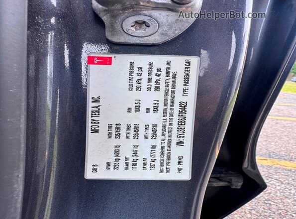 5YJ3E1EB6JF054422 2018 TESLA MODEL Gray Rear interior view