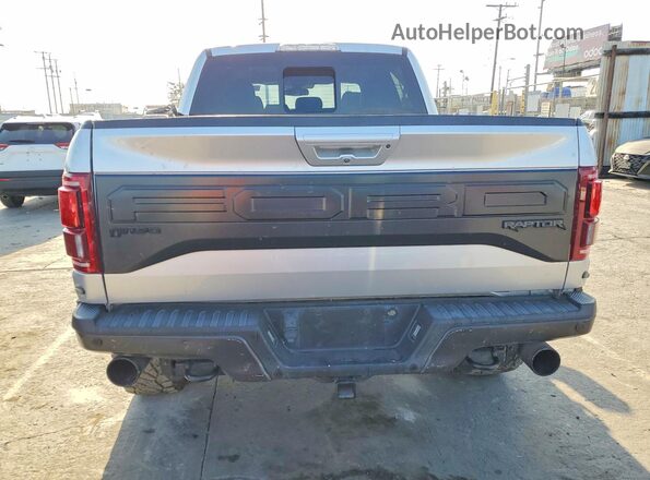 1FTFW1RG8HFC50397 2017 FORD F150 Silver Widok wnętrza z przodu