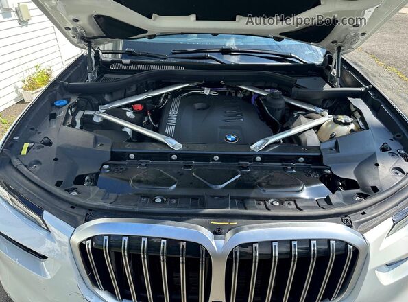5UX23EM07S9Y27594 2025 BMW X7 White Вид підкапотного простору