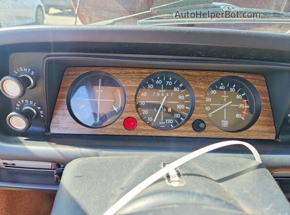 4282385 1974 BMW 2000 Burgundy Вид задніх сидінь