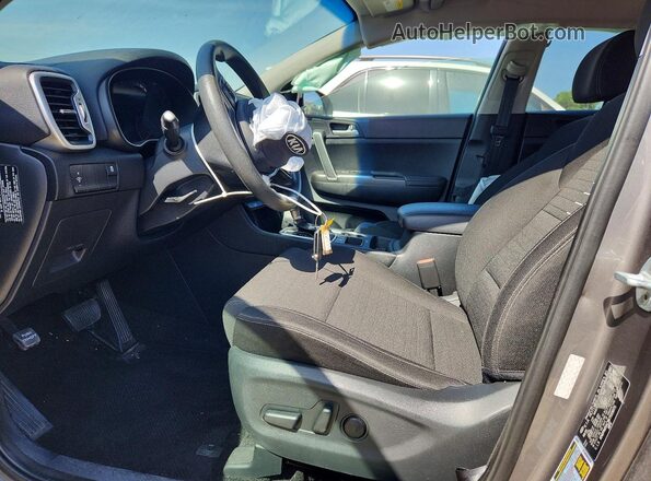 KNDPM3AC8K7559075 2019 KIA SPORTAGE Silver Vista del salpicadero
