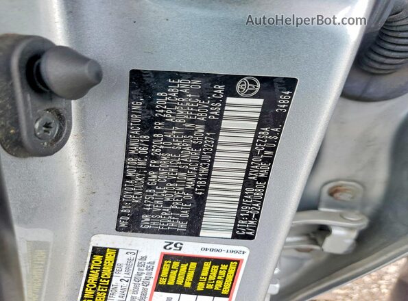 4T1B11HK3JU132371 2018 TOYOTA CAMRY Silver VIN კოდის სტიკერის ხედი