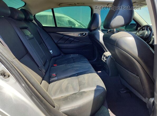 JN1EV7AP8HM739765 2017 INFINITI Q50 Серебряный Вид задней части салона