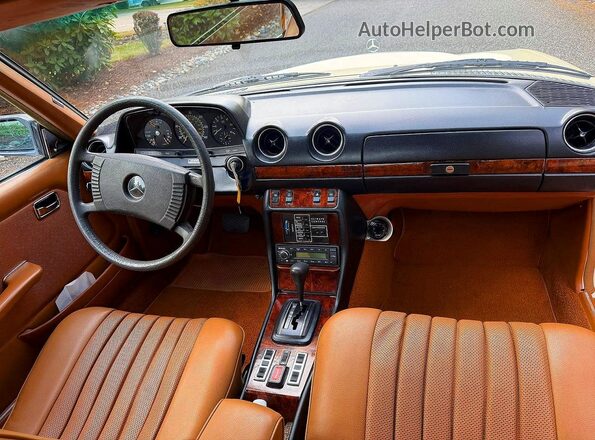 12305312008767 1978 MERCEDES-BENZ 280-CLASS Beige უკანა სავარძლების ხედი