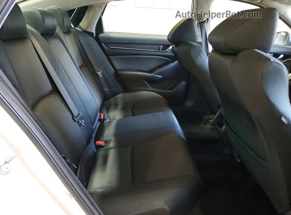 1HGCV1F17KA030535 2019 HONDA ACCORD White Вид задньої частини салону