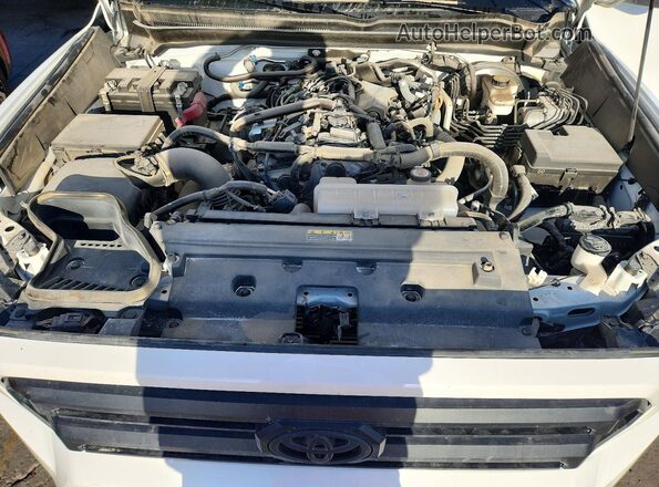 3TMLB5JN7SM197859 2025 TOYOTA TACOMA White Вид підкапотного простору