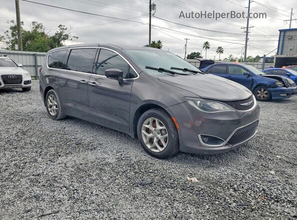 2C4RC1FG4JR126474 2018 CHRYSLER PACIFICA Gray Դիմացի տեսք