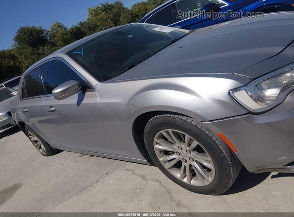 2C3CCAAG0HH596907 2017 CHRYSLER 300 Gray უკანა სალონის ხედი