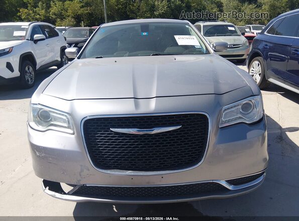 2C3CCAAG0HH596907 2017 CHRYSLER 300 Gray ხელსაწყოთა პანელის ხედი