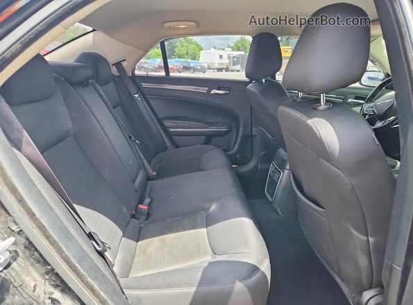 2C3CCAAG0NH104050 2022 CHRYSLER 300 Black Rear seats view