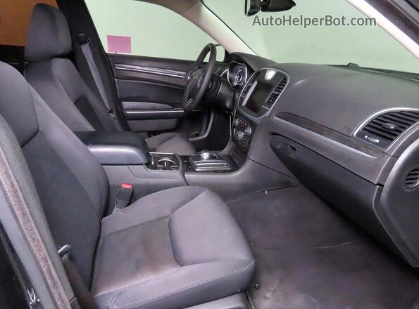 2C3CCAAG0NH253607 2022 CHRYSLER 300 Black Rear seats view