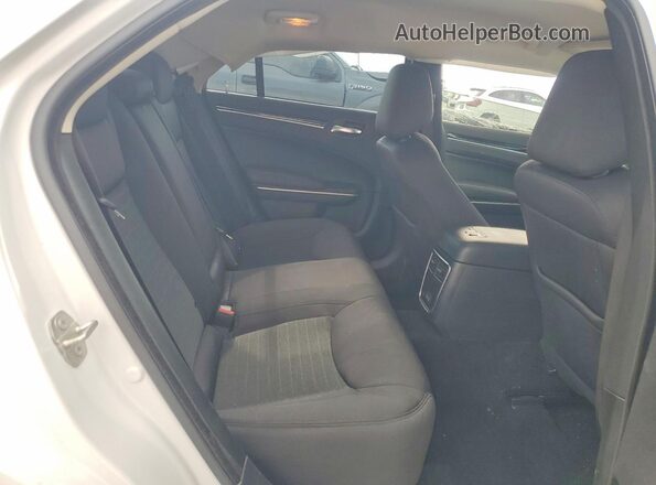 2C3CCAAG0PH664864 2023 CHRYSLER 300 Белый Вид задних сидений