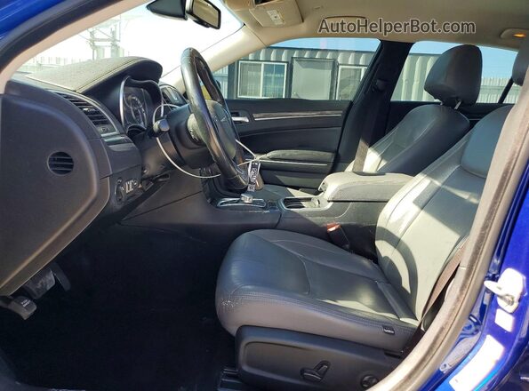 2C3CCAAG1LH115667 2020 CHRYSLER 300 Синий Вид салона спереди