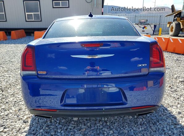 2C3CCAAG1LH115667 2020 CHRYSLER 300 Синий Вид сзади