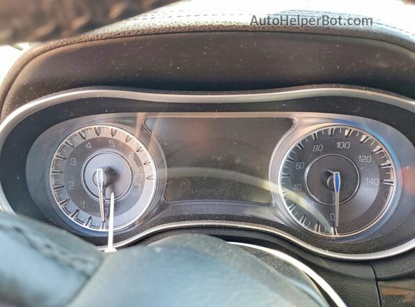 2C3CCAAG2GH116767 2016 CHRYSLER 300 Gray ხელსაწყოთა პანელის ხედი