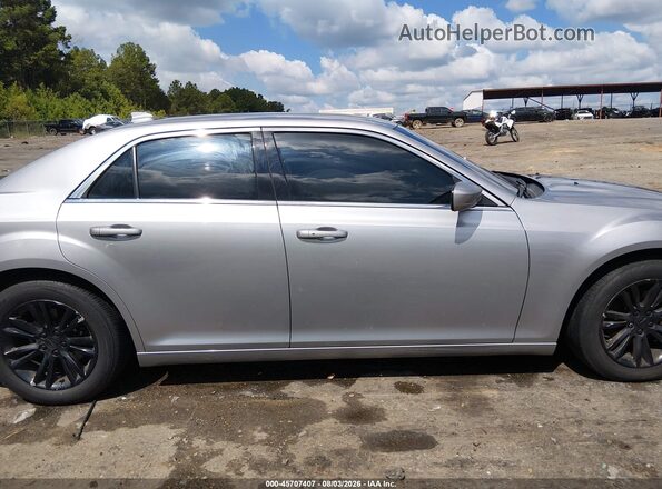 2C3CCAAG2GH238691 2016 CHRYSLER 300 Gray Widok wnętrza z tyłu