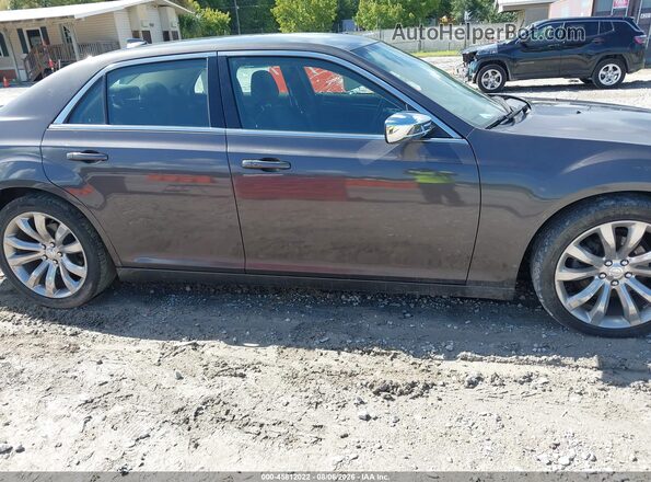 2C3CCAAG2JH294038 2018 CHRYSLER 300 Gray Սալոնի հետևի տեսք