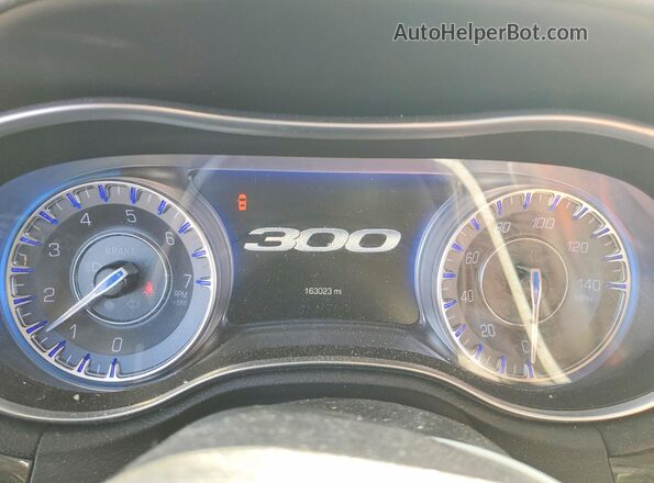 2C3CCAAG3GH206655 2016 CHRYSLER 300 White Vista del cuadro de instrumentos