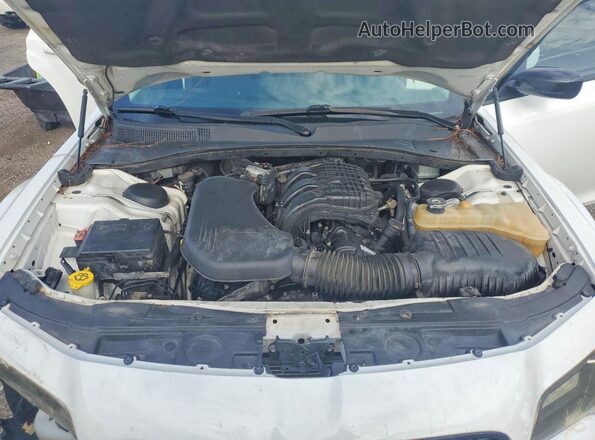 2C3CCAAG3JH279063 2018 CHRYSLER 300 White Սալոնի հետևի տեսք