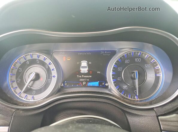2C3CCAAG3JH279063 2018 CHRYSLER 300 White Սարքավորումների վահանակի տեսք