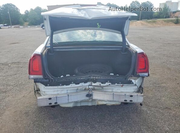 2C3CCAAG3JH279063 2018 CHRYSLER 300 White Հետևի տեսք