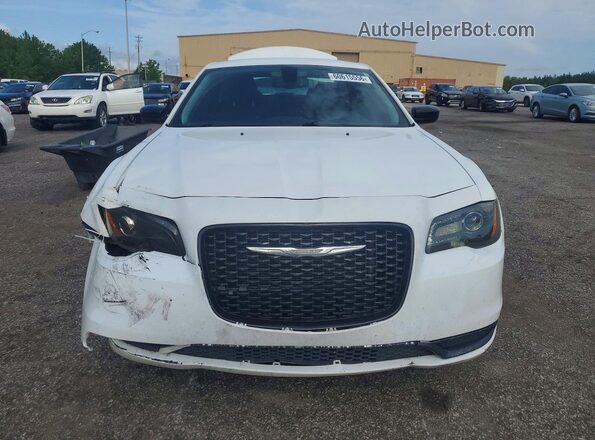 2C3CCAAG3JH279063 2018 CHRYSLER 300 White Դիմացի տեսք
