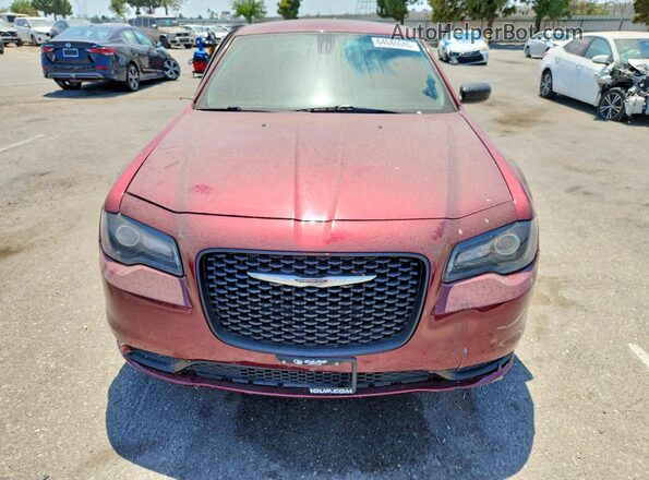 2C3CCAAG3JH308139 2018 CHRYSLER 300 Бордовый Вид спереди