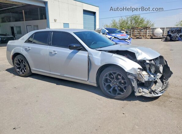 2C3CCAAG3LH137606 2020 CHRYSLER 300 Серебряный Передняя правая четверть
