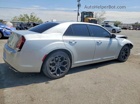 2C3CCAAG3LH137606 2020 CHRYSLER 300 Серебряный Задняя правая четверть