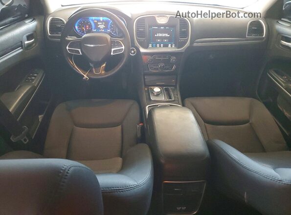 2C3CCAAG3LH137606 2020 CHRYSLER 300 Серебряный Вид панели приборов