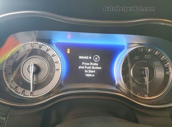 2C3CCAAG3LH137606 2020 CHRYSLER 300 Серебряный Вид щитка приборов