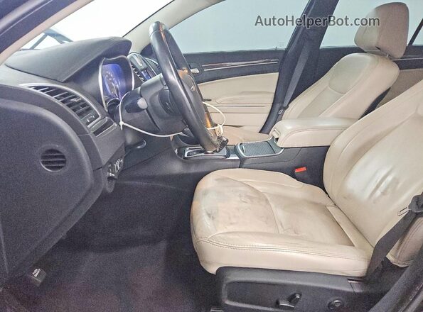 2C3CCAAG4HH588129 2017 CHRYSLER 300 Gray Vista interior delantera