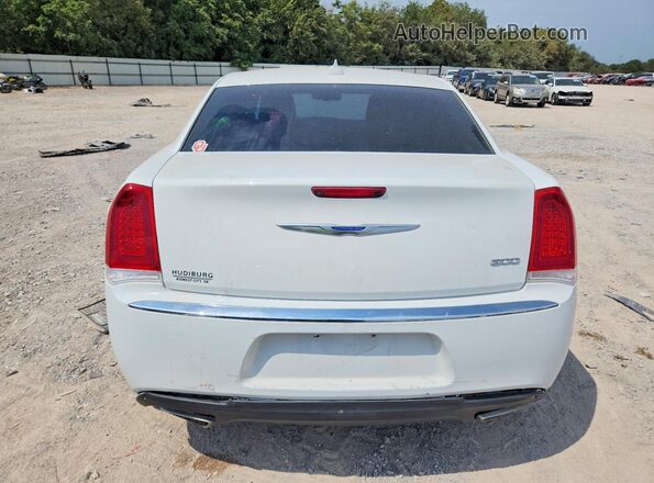 2C3CCAAG4JH285941 2018 CHRYSLER 300 White Հետևի տեսք