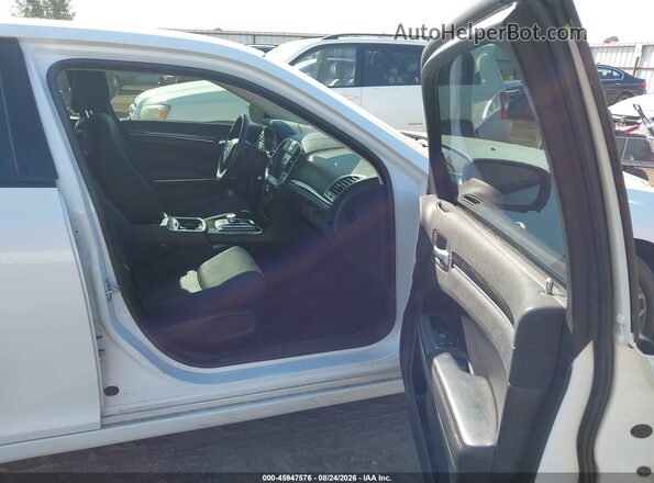2C3CCAAG5JH168272 2018 CHRYSLER 300 White წინა სალონის ხედი