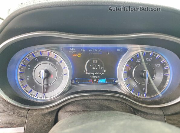 2C3CCAAG5JH264547 2018 CHRYSLER 300 Gray Սարքավորումների վահանակի տեսք