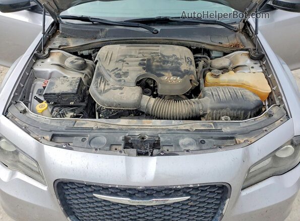 2C3CCAAG5JH264547 2018 CHRYSLER 300 Gray Սալոնի հետևի տեսք