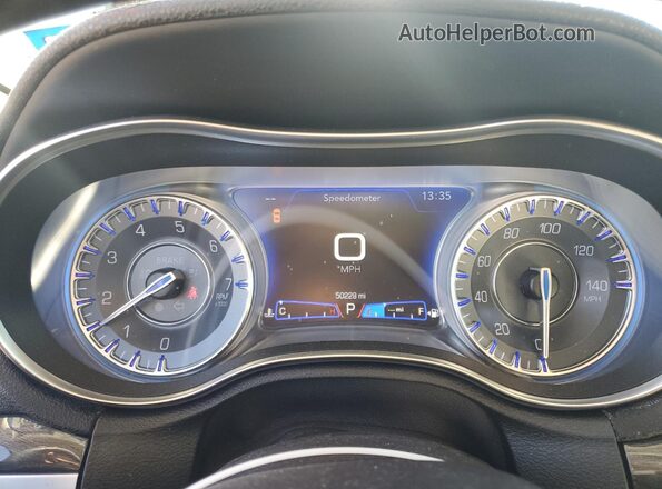 2C3CCAAG5KH667610 2019 CHRYSLER 300 Black ხელსაწყოთა პანელის ხედი