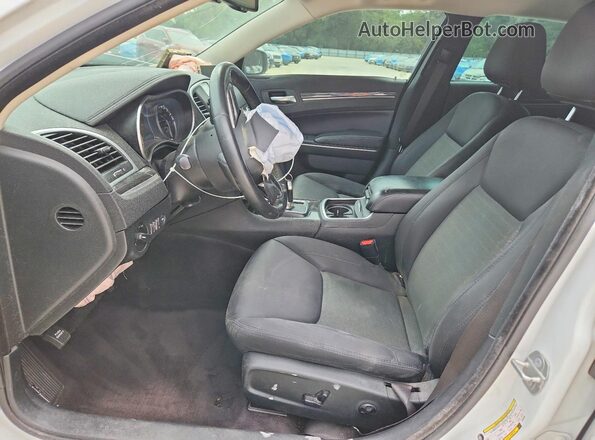 2C3CCAAG6JH320253 2018 CHRYSLER 300 White წინა სალონის ხედი